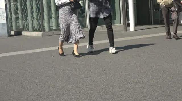 謙虚さが素敵な癒し系の美… はにかみセレブ人妻！初！浮気SEXで初！他人棒中出し！