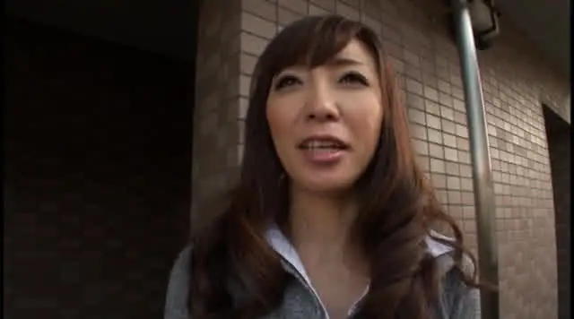 都内某大学のある学生街の… ど淫乱熟女が童貞君宅に突撃訪問して逆レイプ2