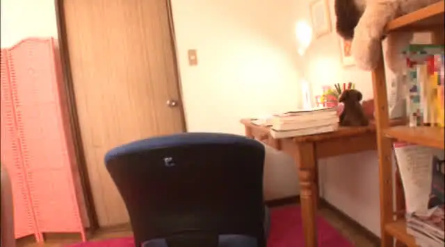 娘の家庭教師に欲情してし… 娘の家庭教師を筆下ろしする欲求不満ママ