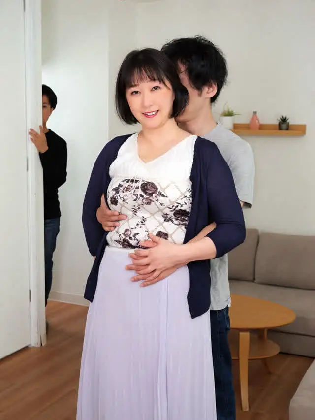 父は数年前に他に女をつく… 僕の友達に手を出す母ちゃん…だけどそれが許せなかった