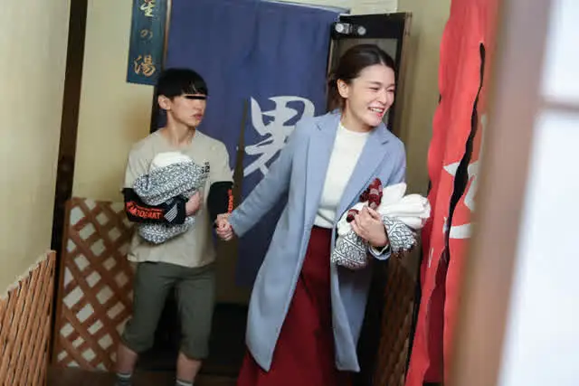 母親と叔母さん（巨乳でス… 「おちんちん大きくさせてごめんね」人妻ハーフ顔叔母
