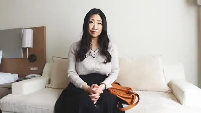 卑猥だ！卑猥だ！卑猥だー… 伝説のド発情真っ盛り乳デカ還暦婆ちゃん 4時間