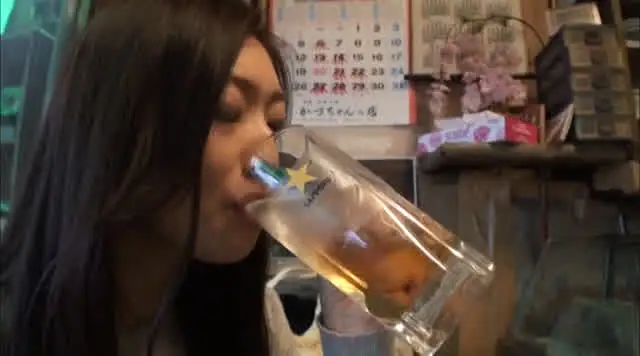 れいこは裕福な家庭で育ち… 素人酔った人妻に生中出し034