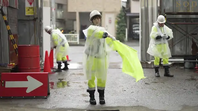 幸せだった新婚生活は義母… 交通誘導バイトで出会った年下ガテン系と待機中不倫SEX