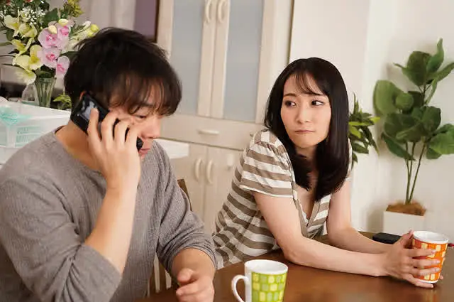 夫のお父さんが突然やって… 言えない… 義父に犯され続けていることを…。 黒川晴美