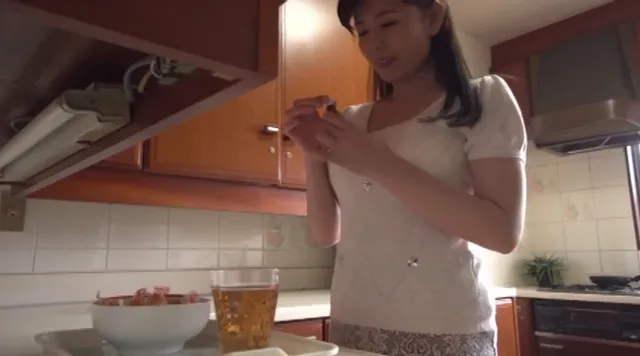 旦那との夜の生活に刺激が… 勃起薬を飲まされて、筆おろしまでされてしまった僕3