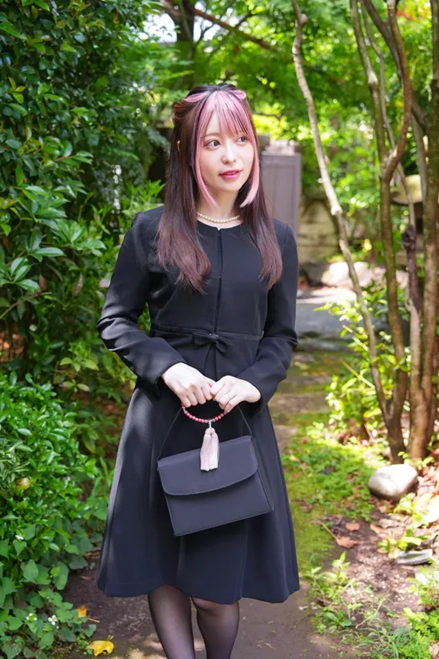 【ピンク髪地雷系×喪服人… 乱交してしまったんですが夫に伝えるべきでしょうか？