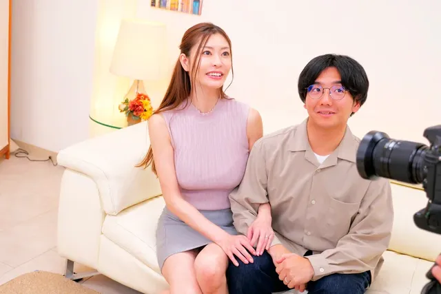 寝取られ願望の夫が妻に内… 私の妻を寝取って下さい。葵百合香