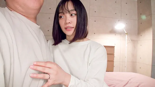 SNSで知り合った童貞お… 童貞くんを美人奥様が誘惑筆下ろし 花音うらら