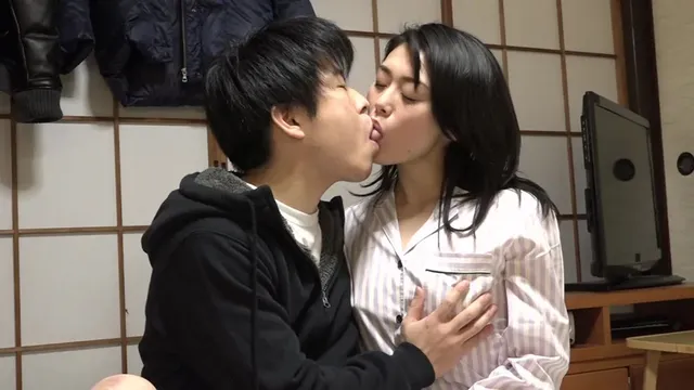 母、娘で管理人をしてる親… 面倒見が良すぎるアパートの管理人のおばちゃん4時間SP2