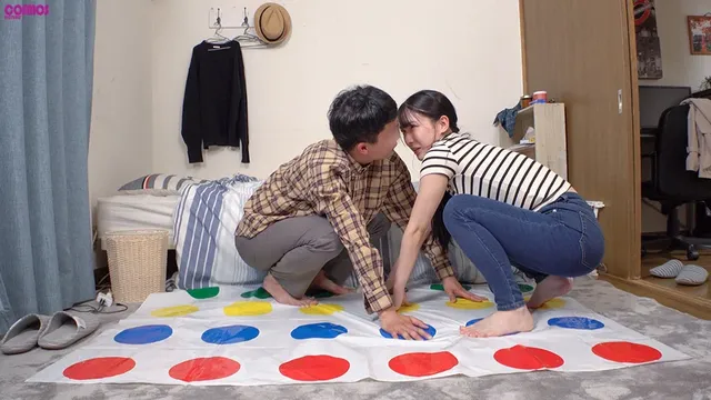 17:00…監督さんと待… 素人妻が一般大学生の自宅に一泊 ひかりさん 32歳