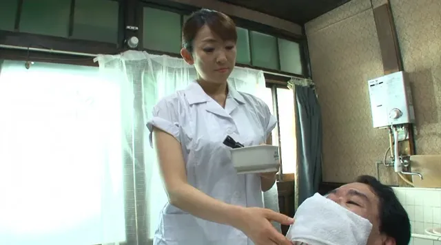 裏通りにある一件の飲み屋… 美麗熟女 ゆみさん(34歳)