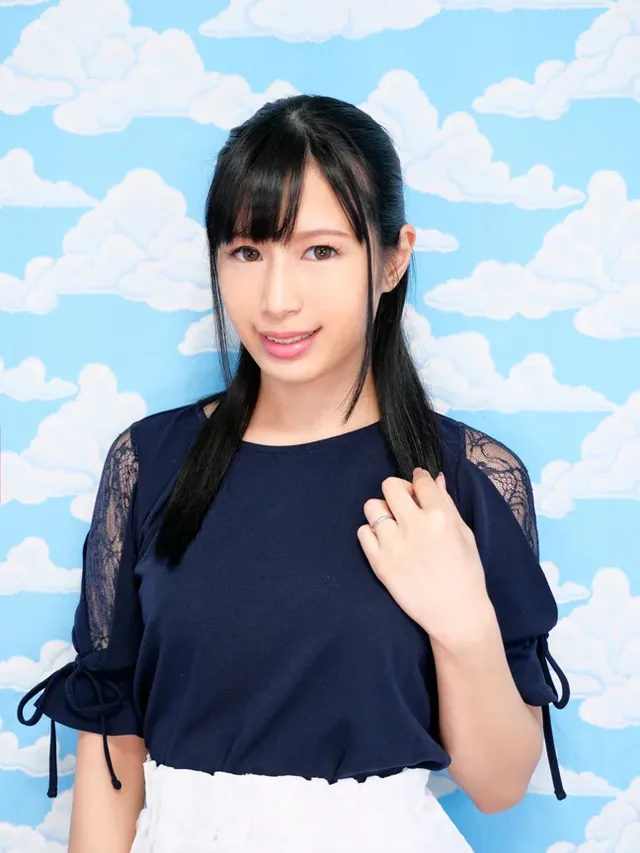 悩める童貞君の相談に乗っ… 新宿で見つけた心優しい巨乳の人妻さん 中条カノン