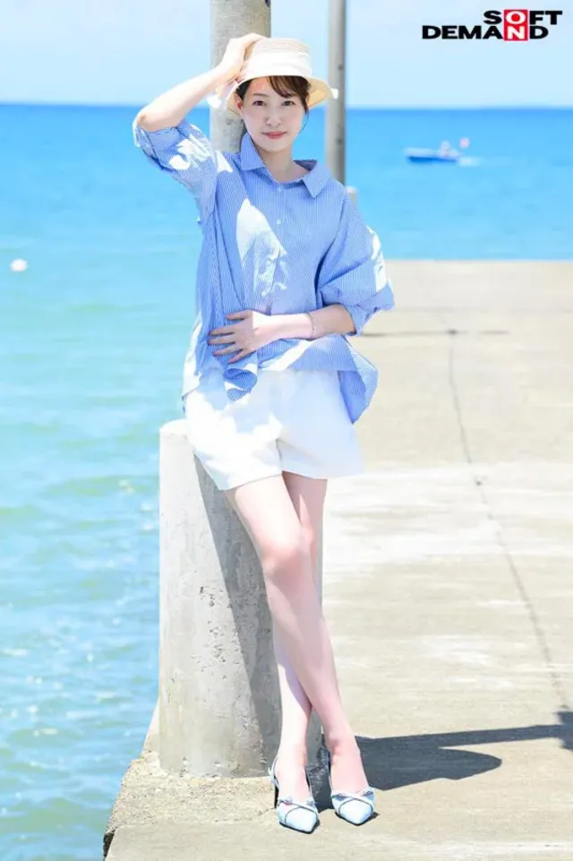 身長177cm、モデルと… 身長177cm 官能的で艶やかな美脚 高村澪 33歳 AV DEBUT