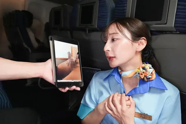 仕事一筋の真面目な美熟女… 「内緒で撮った画像を見せていただけませんか？」3