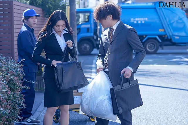 「もう許してくれ…。これ… 「ご不在でしたのであなたの奥さんをいただきました。」