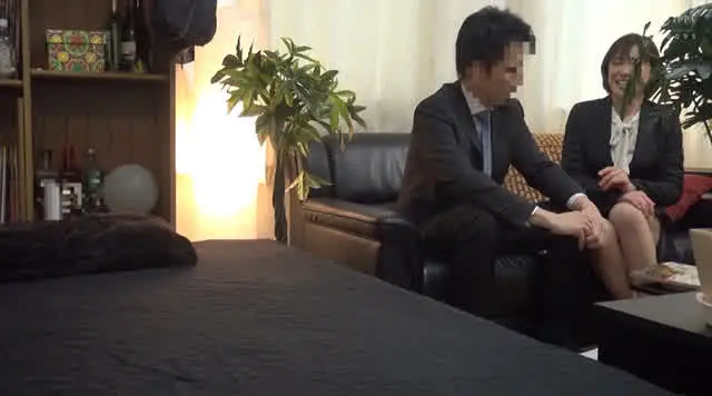 熟女好きの生保若手社員が… 本気になるおばさん。7嶋崎さん（48）上島さん（52）