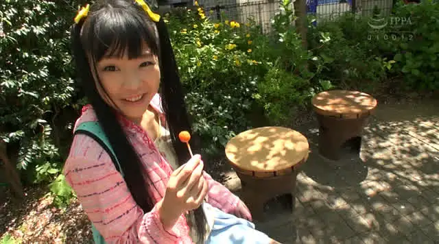 初体験は幼稚園で悪戯して… 奇跡の40歳 ロリータ熟女 衝撃AVデビュー いおん