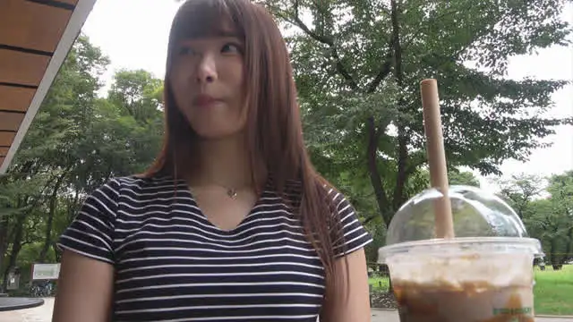 元同級生という売れない俳… 完ナマWIFE07 元グラビアの金欠地味っ子美巨乳妻 さくら