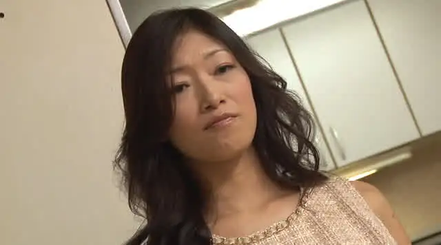 ご近所付き合いで妻が受け… 婦人会の集まりで全裸で羞恥宴会芸をさせられた僕の妻