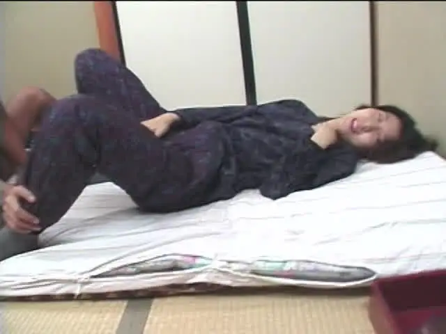 素晴らしく発育した柔らか… 田舎のドスケベ奥さん2