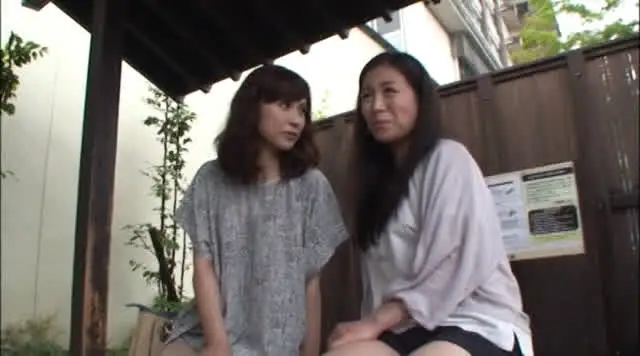 シリーズ第二弾！温泉地と… 温泉旅行中セクシーおばさんナンパ 濃厚中出し2