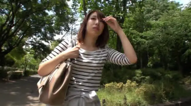 この美貌なのにセックスに… 元イベントコンパニオンの美人奥さん