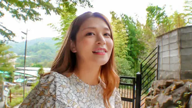 美形美人で美白美肌の巨乳… 巨乳人妻温泉デート 艶やかな色白美肌美人妻カナ30歳