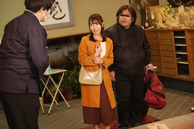 妻を寝取らせたい夫の依頼… 王様ゲームで他の男に胸を揉まれ感じていた妻 さとみ