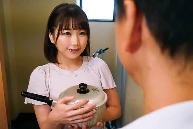 隣に住む杏南さんはバツイ… 私を抱きしめて…。 桃井杏南