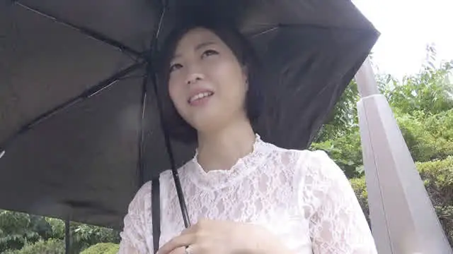 AV監督・村山恭介が知り… 知りあいの人妻を連れて温泉旅行へ005