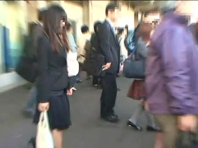 突然の痴漢に拒絶しつつも… 痴漢OK娘 レズスペシャル2