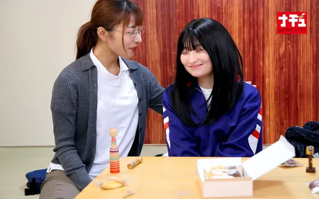 教え子との禁断のレズSE… 夫が近くにいるのに密着スロー乳首舐めでレズ返しされた