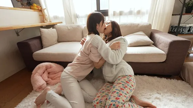 「かわいい女の子たちの唇… 私たち、女の子も好き。あかり＆まい