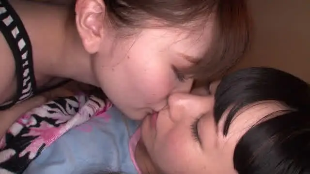 可愛い妹のマリエのことが… 変態お姉ちゃんの妹溺愛唾液ドロドロ顔面舐めレズ