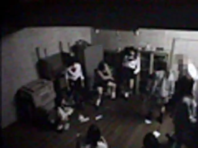魅力的で暴力的な女子校生… リンチ 完全版