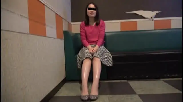 彼女は27歳の色っぽい歯… 働く女性専用足裏口中洗浄機（10）