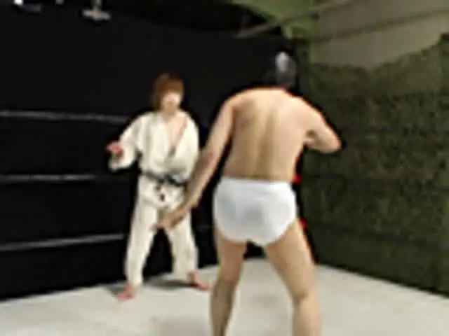 白ブリーフをはいた個性派… 美少女柔道家 VS M男