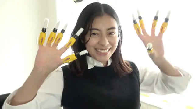 制服美女、Emilyチャ… EmilyチャンのはじめてのM男くすぐりプレイ