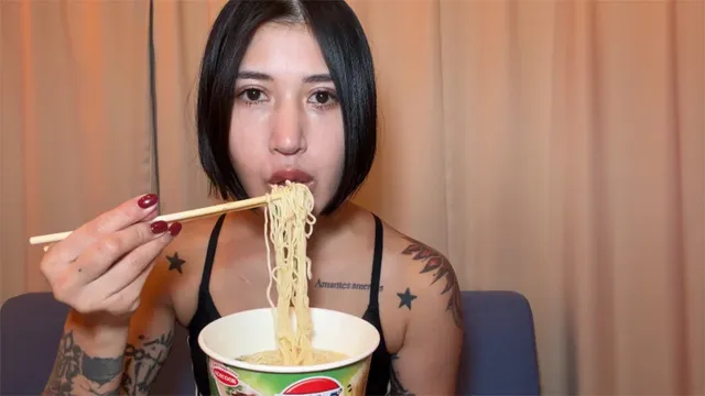 黄金プレイもゲロもできる… 槐モナ様のスカゲロ地獄。