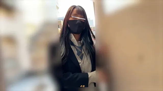 女の子に責められるM男。… 足で攻めたり手コキ足コキ、敏感M男を脚で責める