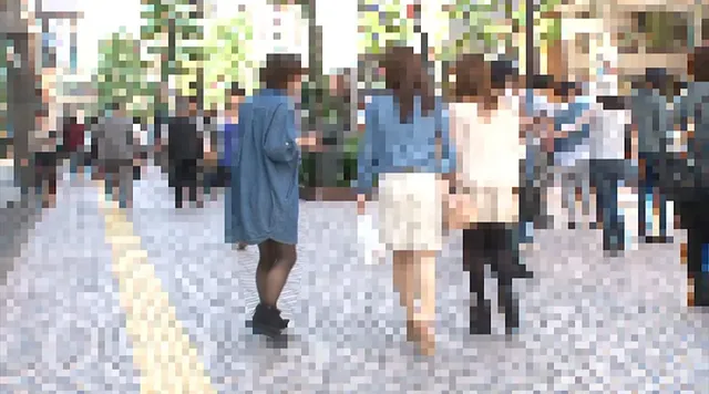 今回のラップは天才スカウ… ラップ1枚隔ててお父さんと素股体験してみませんか？5