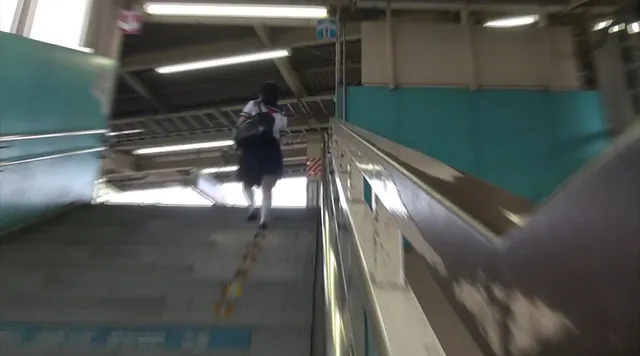 電車内で痴○され大粒の涙… 紗倉まな×ナチュラルハイ 痴○OK娘スペシャル
