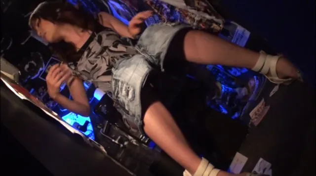 酔っ払って踊り疲れた女た… 金曜夜のクラブトイレ 素人絶叫激イキオナニー2