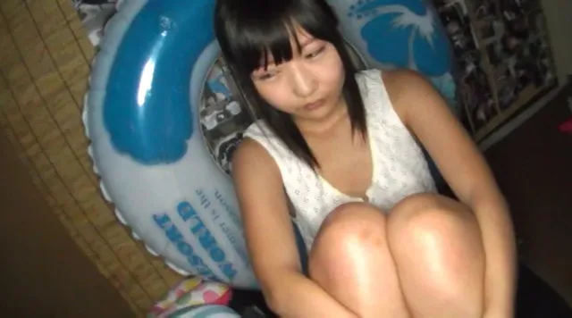 暗がりの中でオドオドした… 素人○リータ生中出し001 みゆ