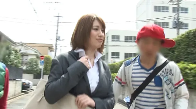 Fカップ色白ボインの担任… ターゲットは先生や保護者のママさん セクハラ痴○隊