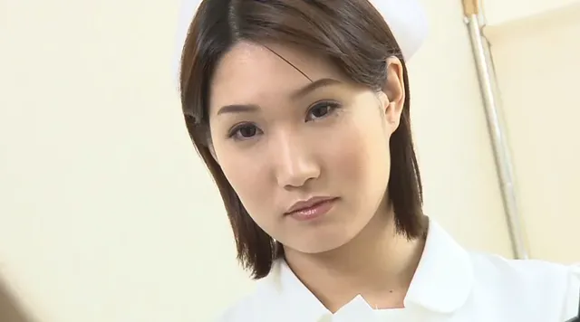 彼女よりも美人でエロい白… 彼女に嫉妬した美人ナースに10日間連続でヌキまくられた