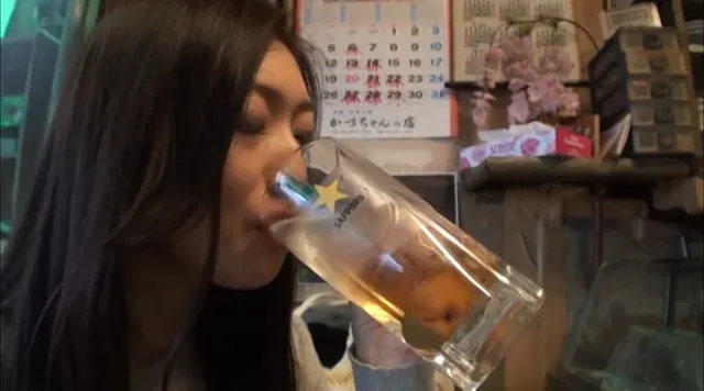 れいこは裕福な家庭で育ち… 素人酔った人妻に生中出し034