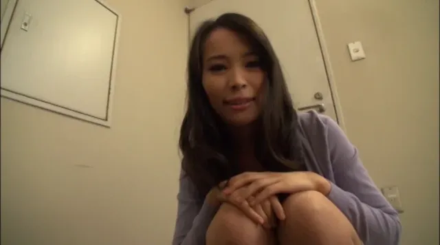 真面目で大人しそうな人妻… ドスケベ淫乱妻の激イキ何処でもオナニー