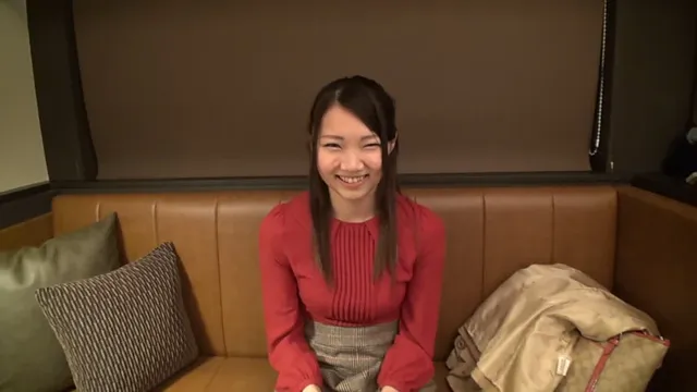 ガチ素人娘の本気度100… 素人さんに生パン見せてもらった後に素股24